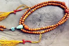 如何设计出精美的老蜜蜡项链！视频封面