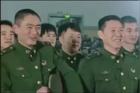 军队女军官让王宝强唱歌，王宝强一开口！全场沸腾了！视频封面
