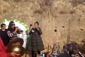 陕北唢呐，小姑娘吹了几分钟都不带喘气的图片