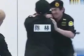 邓超和陈赫”天霸动霸“组合，白板特工获得胜利，众人对其称赞！视频封面