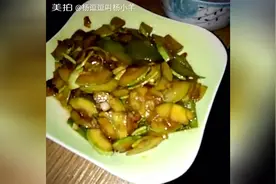 青椒西葫芦的家常做法，好吃