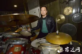 宿迁鼓手徐威峰：架子鼓上“敲”出新天地图片
