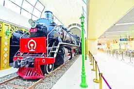 老火车开进了6号线地铁站 致敬武汉最早的火车站图片