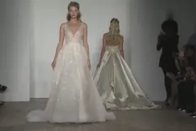 2018春夏婚纱礼服时装展为你奉上，一起了解最新时尚元素在哪里！视频封面