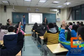 “励志·感恩”郑州107中主题班会伴我行图片