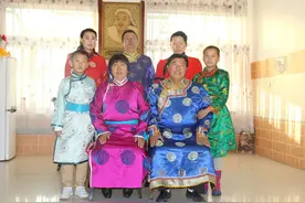 王布和：蒙医药浴福泽草原图片