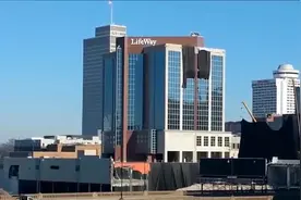 高楼爆破全过程，镜头记录高楼瞬间被夷为平地，比看大片还过瘾视频封面