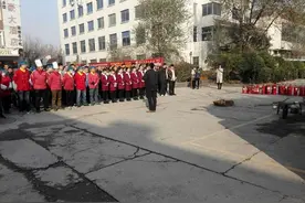 张店公安分局体育场所到辖区英豪大酒店开展消防演练活动图片