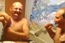 男子多次用电击枪电自己，当场电趴！