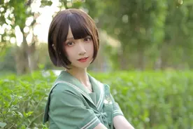 小说：小伙穿越回高中，同桌是未来女朋友，他一门心思想好好学习图片