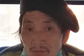 急寻亲属：六旬老人在重庆市被救助，自述姓吴，戴黑色帽子，穿黄蓝相间外套图片