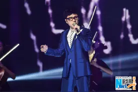 王铮亮跨年温馨献唱《驴得水》主题曲图片