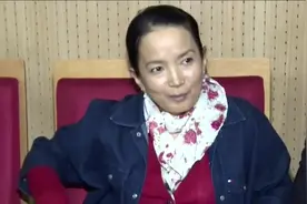56岁吕丽萍三段坎坷婚姻，儿子遭生父嫌弃，继父却胜似亲生视频封面