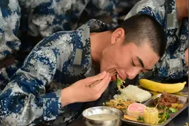 实拍：空军部队的伙食，解放军最好的标准配餐