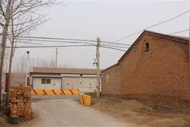 农村的电线杆上装了摄像头，你知道这是要干啥用么？视频封面