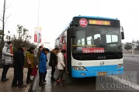 102路公交B线路正式运营图片