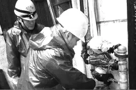 上万个水表被冻爆 已修好8000多个 抢修师傅在一线过50岁生日图片