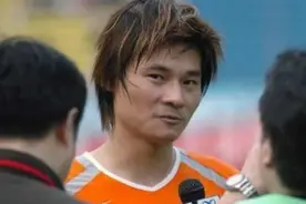 足球地带·影像馆：还记得那个人称大帝的李毅吗视频封面