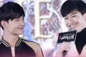 #张翰摸脸杨洋 两人关系是真的好啊！@杨洋 #杨洋 #张翰 @抖音小助手