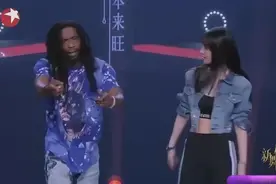 baby露腹肌大跳舞蹈，一段跳完后，台下一片尖叫！