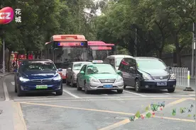 停车几秒可能就会被罚，这些黄方格千万别“乱入”!