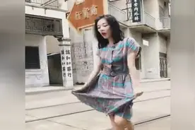 都说爱笑的姑娘比别人更容易长皱纹，小姐姐可不是要老得快视频封面
