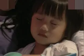 结婚了当然要睡我们的房间啊，这两人也太逗了吧！视频封面