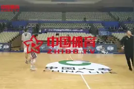 「现场」距离不是问题！上海助教章文琪中圈投篮一击命中视频封面