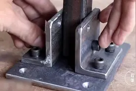 农村小哥自制壁挂式可折叠晾衣架，方便不沾地，邻居看后纷纷效仿