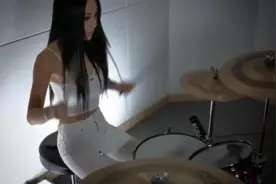 韩国第一美女鼓手，网友：感觉恋爱了视频封面