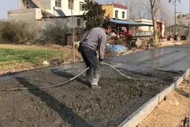 河南农村老家修路了！3米宽的水泥路，以后出行更方便了！
