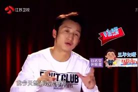 女婿上门了：邹市明带岳母去制作战服，俩人拍照挺搞笑视频封面