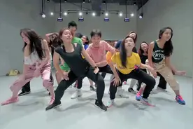 囧架架，囧架架，火爆抖音的神曲编舞，一起来欣赏下吧！