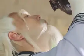 神仙竟然偷喝凡间的酒，而且还喝上了瘾，连墙都给撞了！视频封面