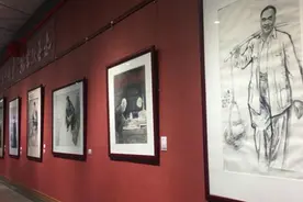 西安咸阳机场航站楼展出王西京国画伟人像，还是很震撼！视频封面