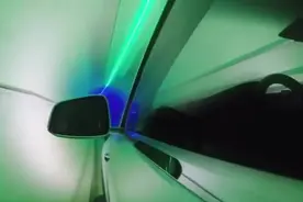 马斯克的隧道终于挖通了，试车视频来了，一个字快视频封面