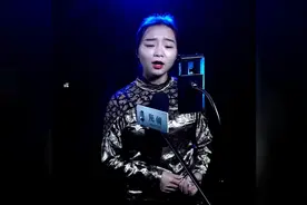 一首粤语版《幸运儿》，不管怎样也有你陪着我 再痛苦撑得过视频封面