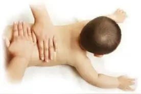 隐性脊椎裂的症状是什么？图片