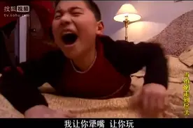 儿子考试得了50分，亲妈往死里打，奶奶劝反而还被痛骂