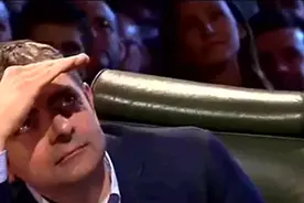 憨豆先生罗温·艾金森接受访谈，情商太高妙语连珠，不愧是大师视频封面