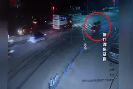 车祸后重伤逃逸 肇事司机泪洒病房称：好后悔！