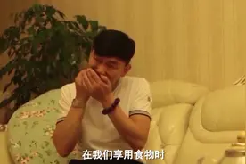 为什么牙缝中抠出的食物很臭，哪怕刚淑过口？知道的越早越好！视频封面