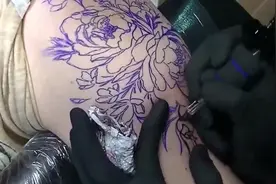 美女手臂牡丹花纹身，富贵美丽的象征，想试试吗