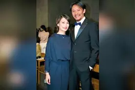 张震老婆庄雯如和女儿近照曝光，原来张震每天面对的是这样的女人视频封面