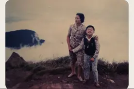 25年后，我牵着妈妈的手再登金顶！图片
