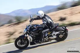 2016款杜卡迪大魔鬼X DIAVEL S 海外评测图片