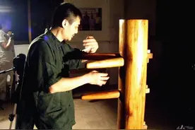 他是叶问正统传人，咏春拳比李小龙更纯粹，闭眼黐手威震边防总队图片