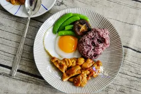 法式黑椒鸡腿黑米饭--营养均衡的快手午餐满足孩子的发育需求图片