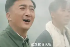 支书上门女婿进城打工数月衣锦还乡，骑着摩托回来了，全村人围观视频封面