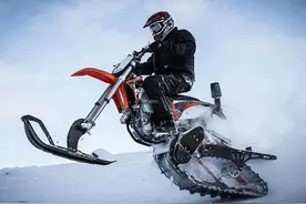 越野摩托车变身雪地摩托车——Timbersled改装套件图片